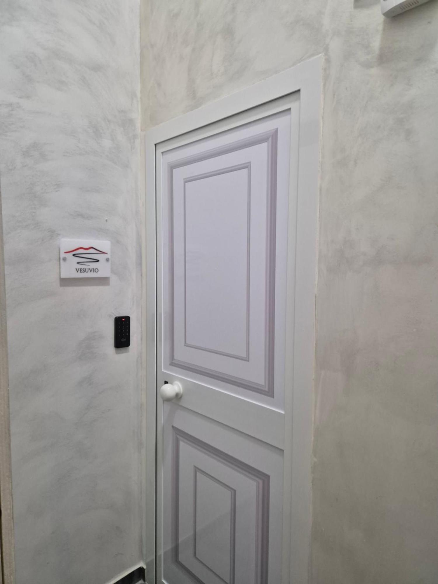 Clale Rooms Naples Exterior photo